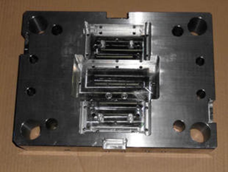 虎林精密塑料模-06